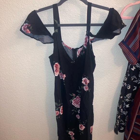 Black floral maxi dress with cute straps - Picture 2 of 4
